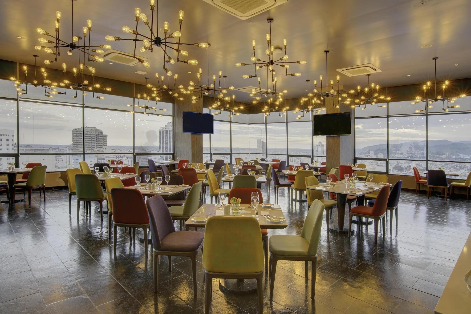 Restaurant Doubletree By Hilton Guayaquil