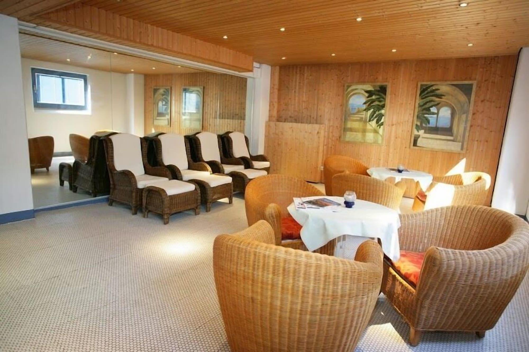 Spa Stargaze Forum Hotel