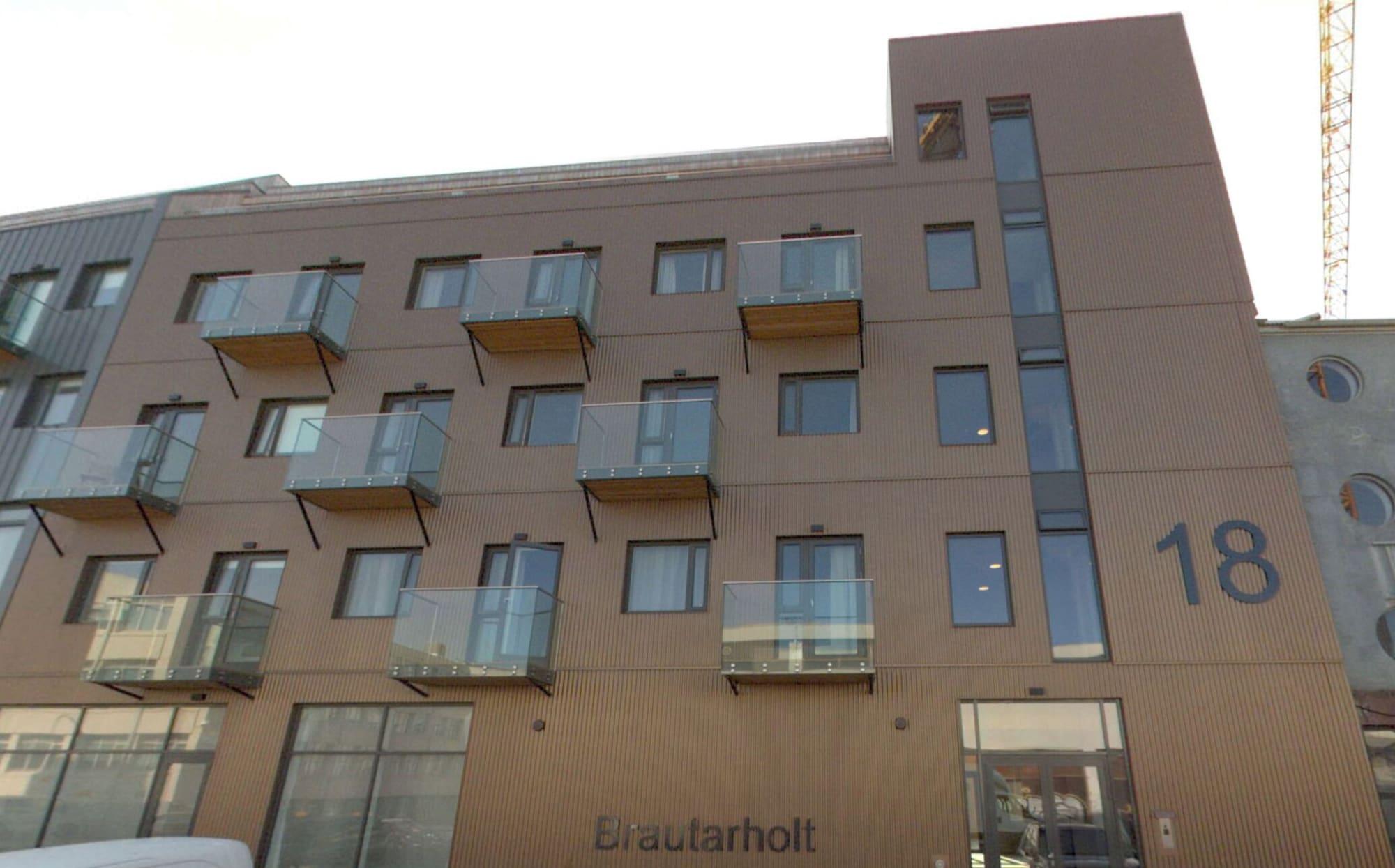 Vista Exterior B18 Apartments