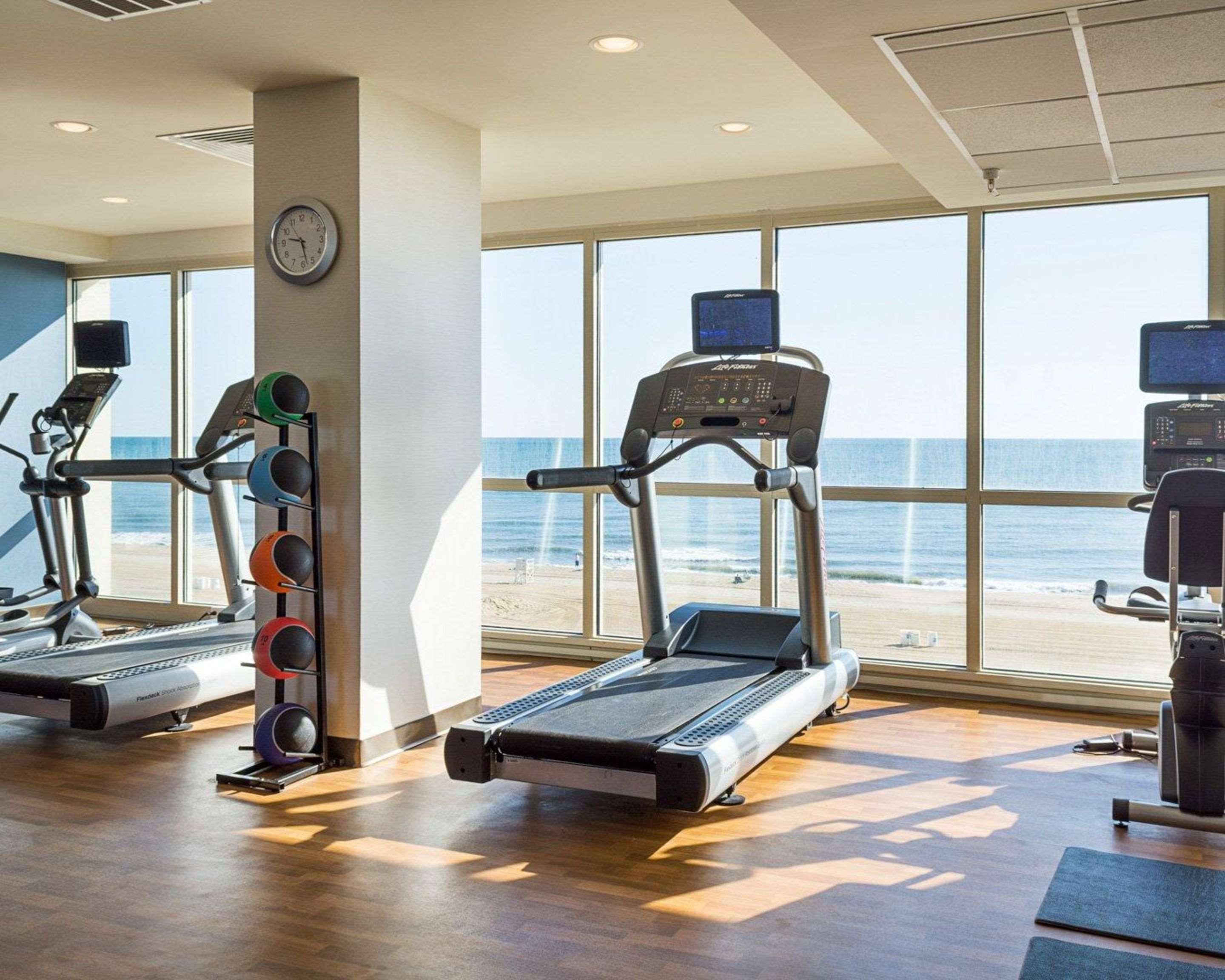 Instalaciones Recreativas Comfort Suites Beachfront