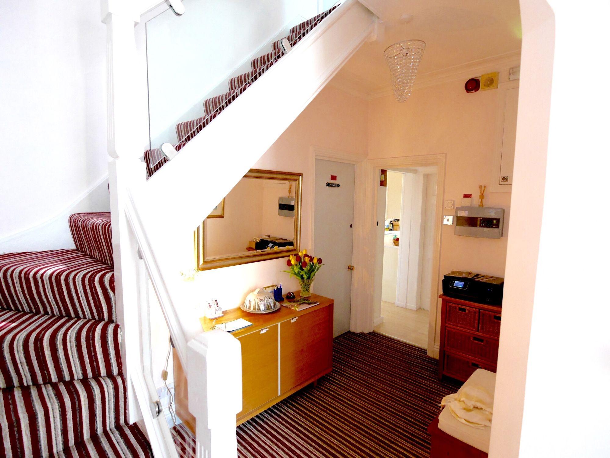 Vista Lobby Stour Lodge Guest House