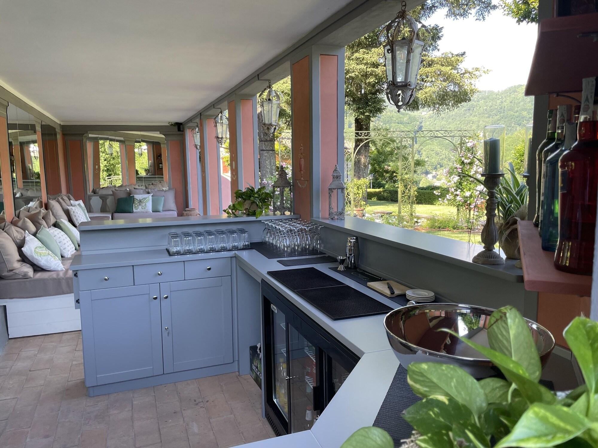 Bar/Salón Burlamacchi Villas