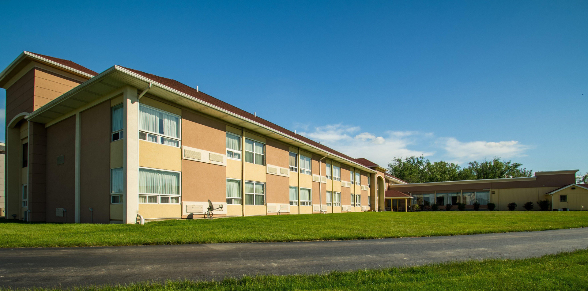 Vista Exterior Red Roof Inn Batavia