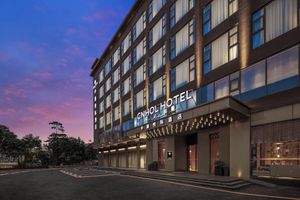 Alojamiento - CNHOL RADIENT HOTEL