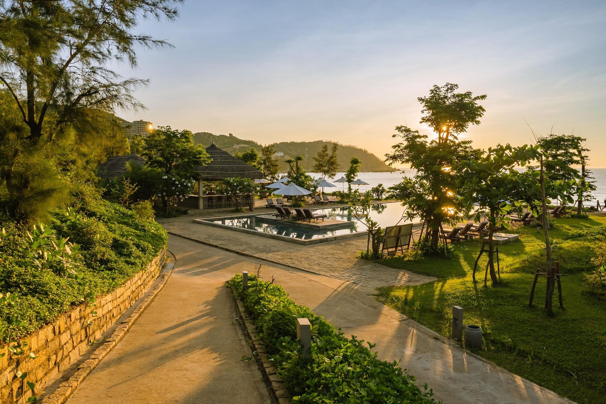 Vista Exterior Crown Retreat Quy Nhon