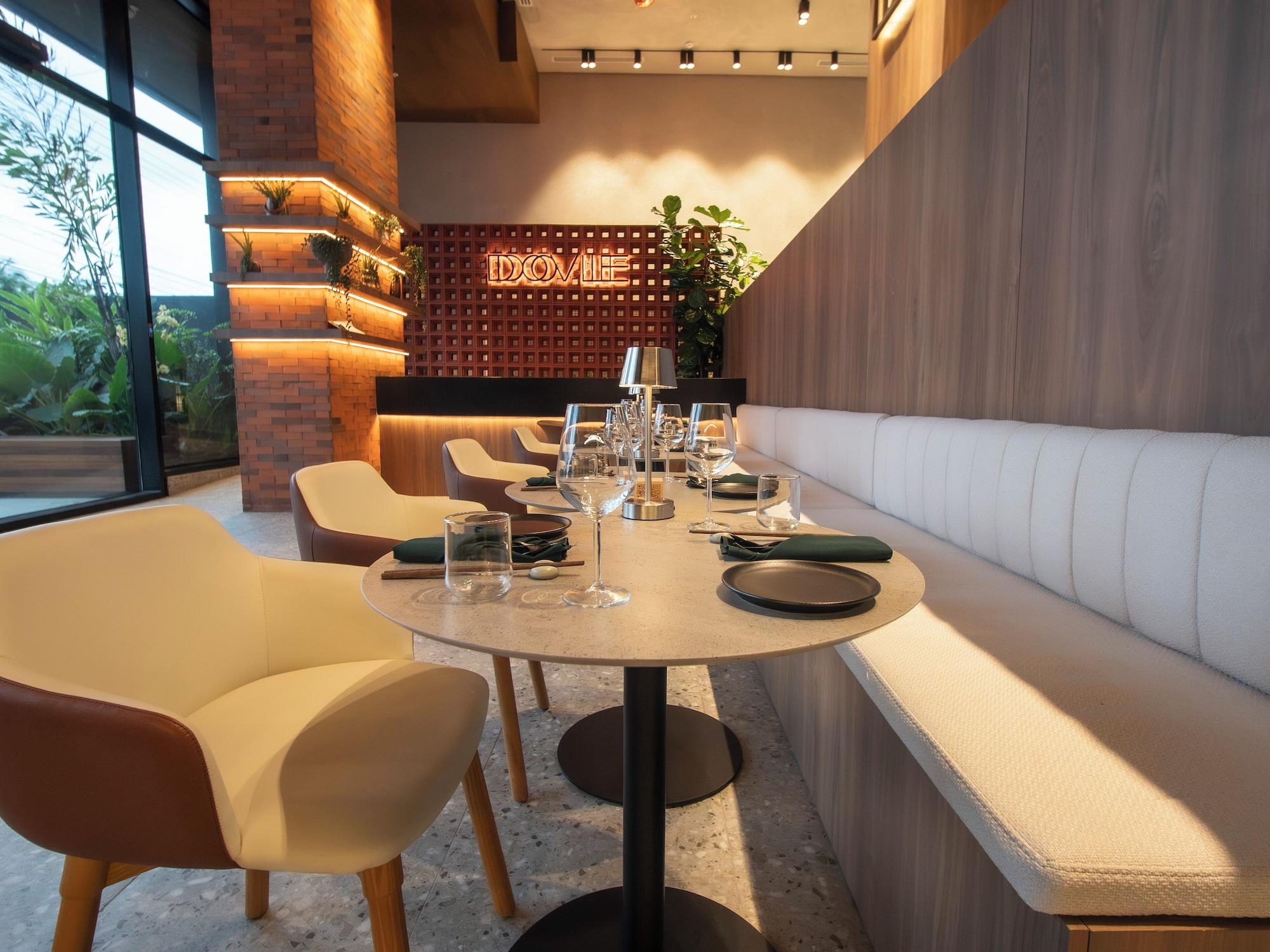 Vista Lobby Dovle Residences by HMS-Preferred Member