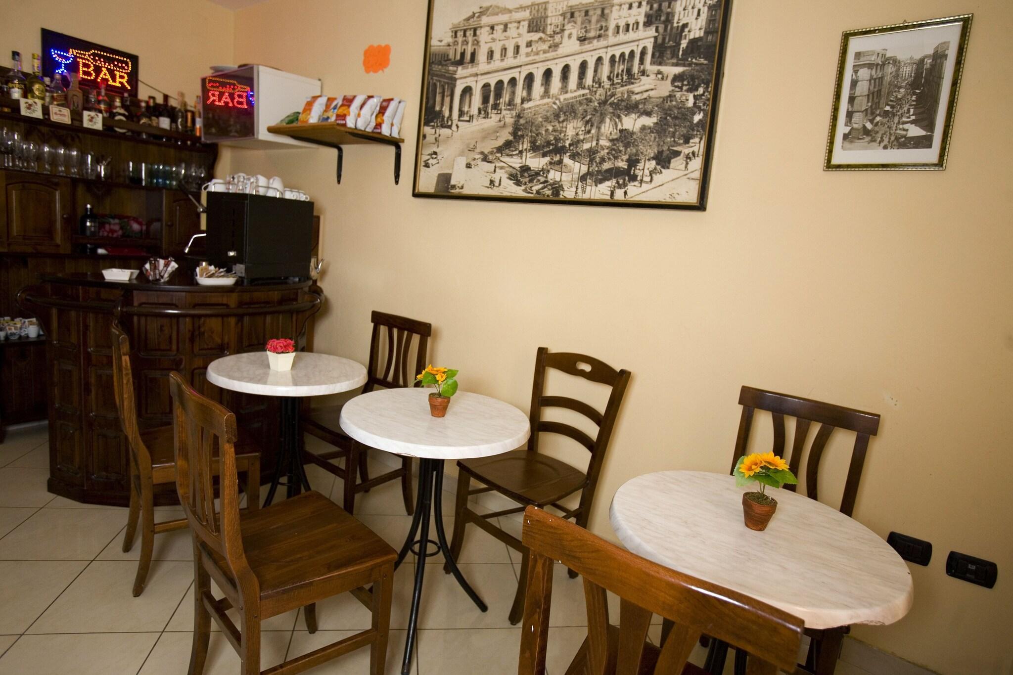 Bar/Salón Hotel Cine Holiday