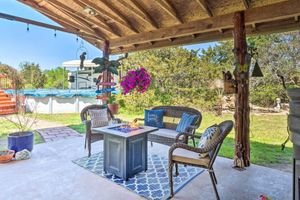 Arriendo temporal - Cedar Creek Vacation Rental on 15 Acres w/ Hot Tub
