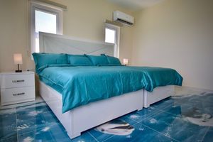 Alquiler Vacacional - Luxurious Villa Fillipe 2  Brand New!  Sea View: Spacious, Private Pool & AC!