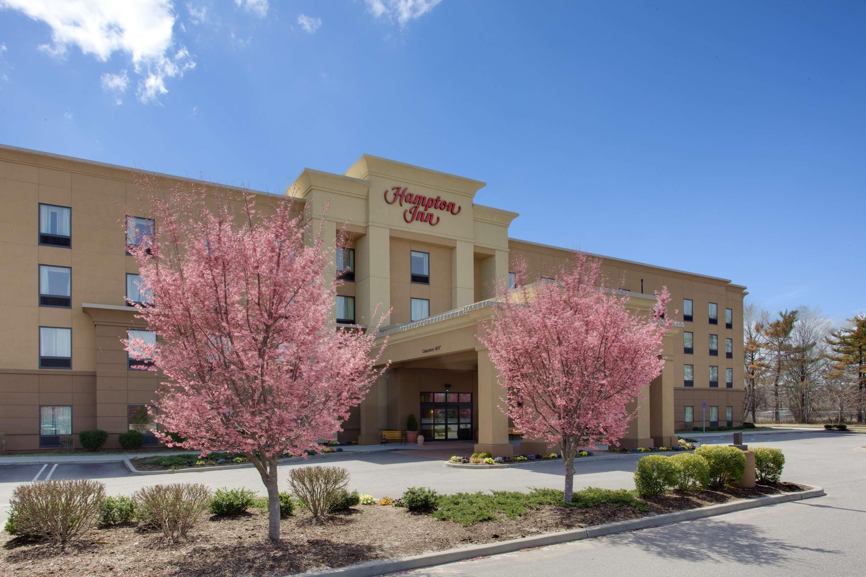 Vista Exterior Hampton Inn Garden City Long Island