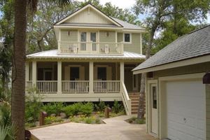 Alquiler Vacacional - "The Palms" is nestled on a secluded half acre in the forest.  ThePalmsHouse.com