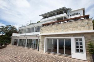 Alojamiento - Rim Mountain Hotel