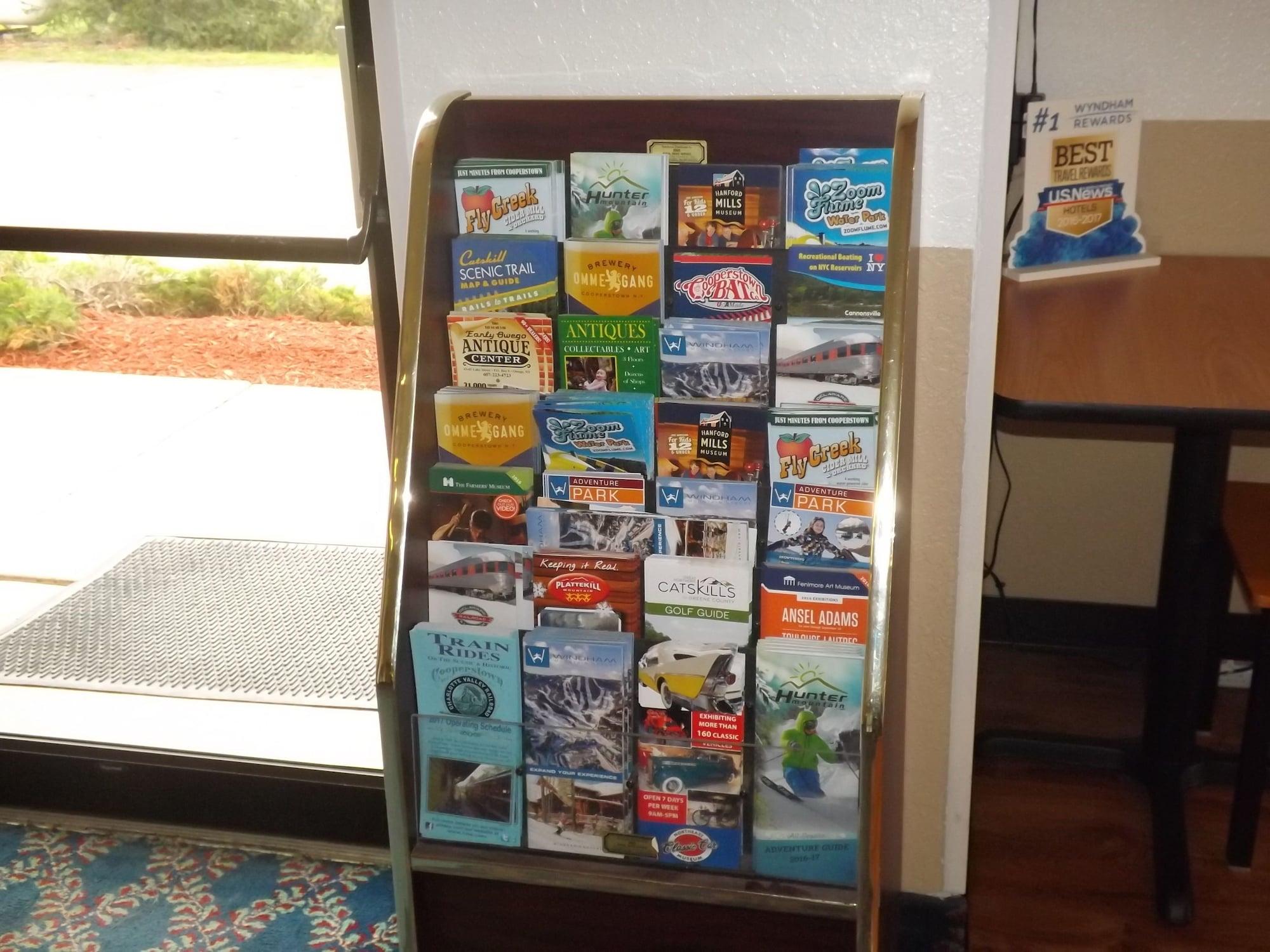 Vista Lobby Super 8 by Wyndham Sidney NY