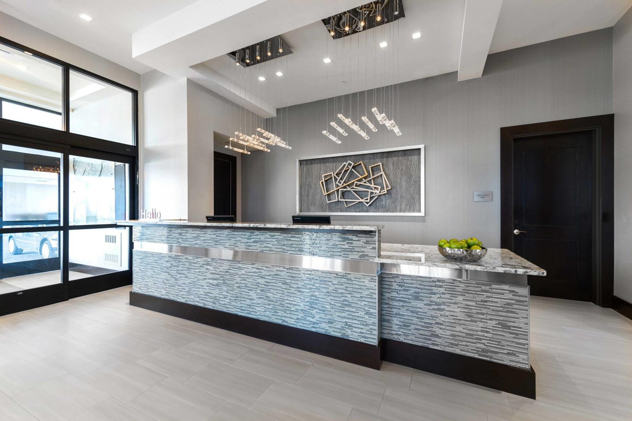 Vista Lobby TownePlace Suites Boston Logan Airport/Chelsea