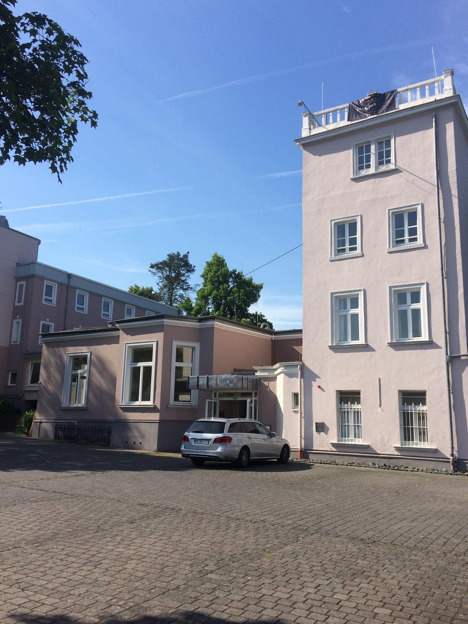 Varios Hotel Villa von Sayn