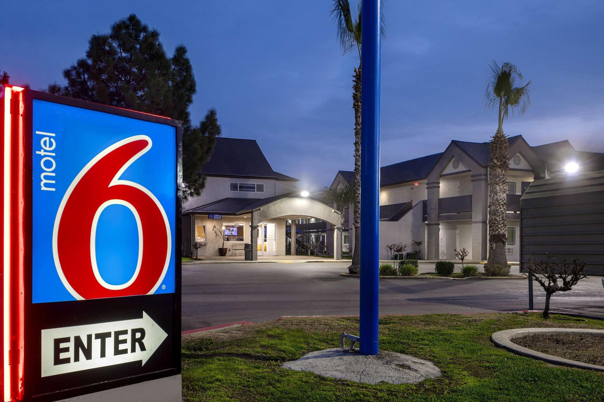 Varios Motel 6 Buttonwillow, CA Central