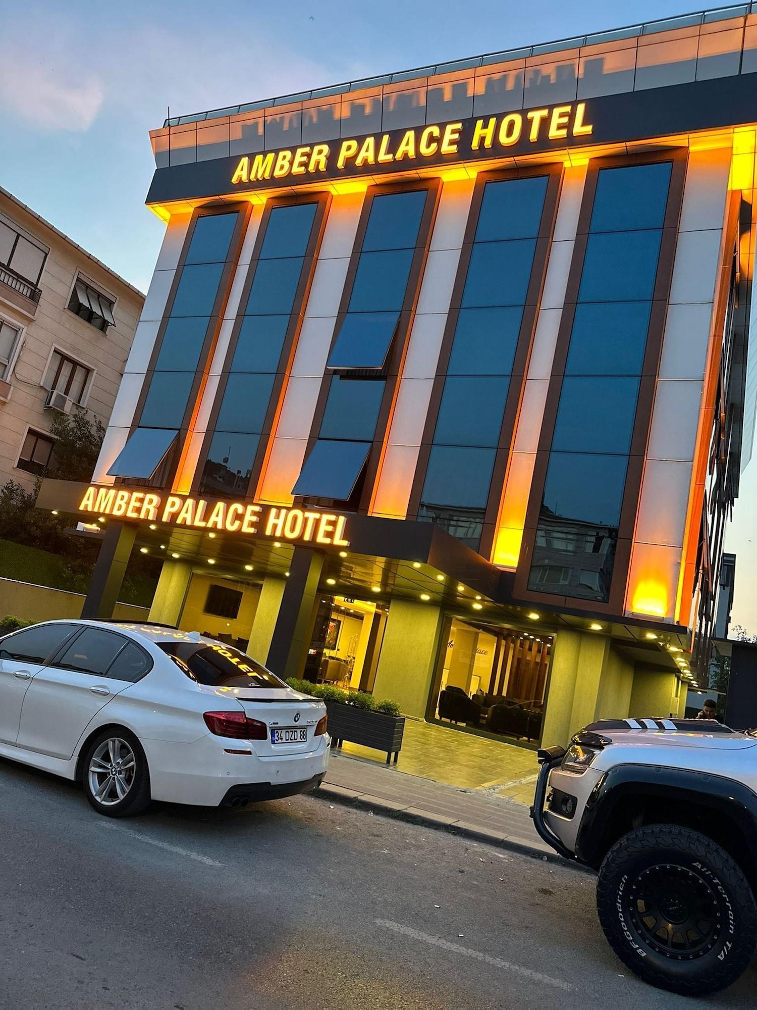 Varios Amber Palace Hotel