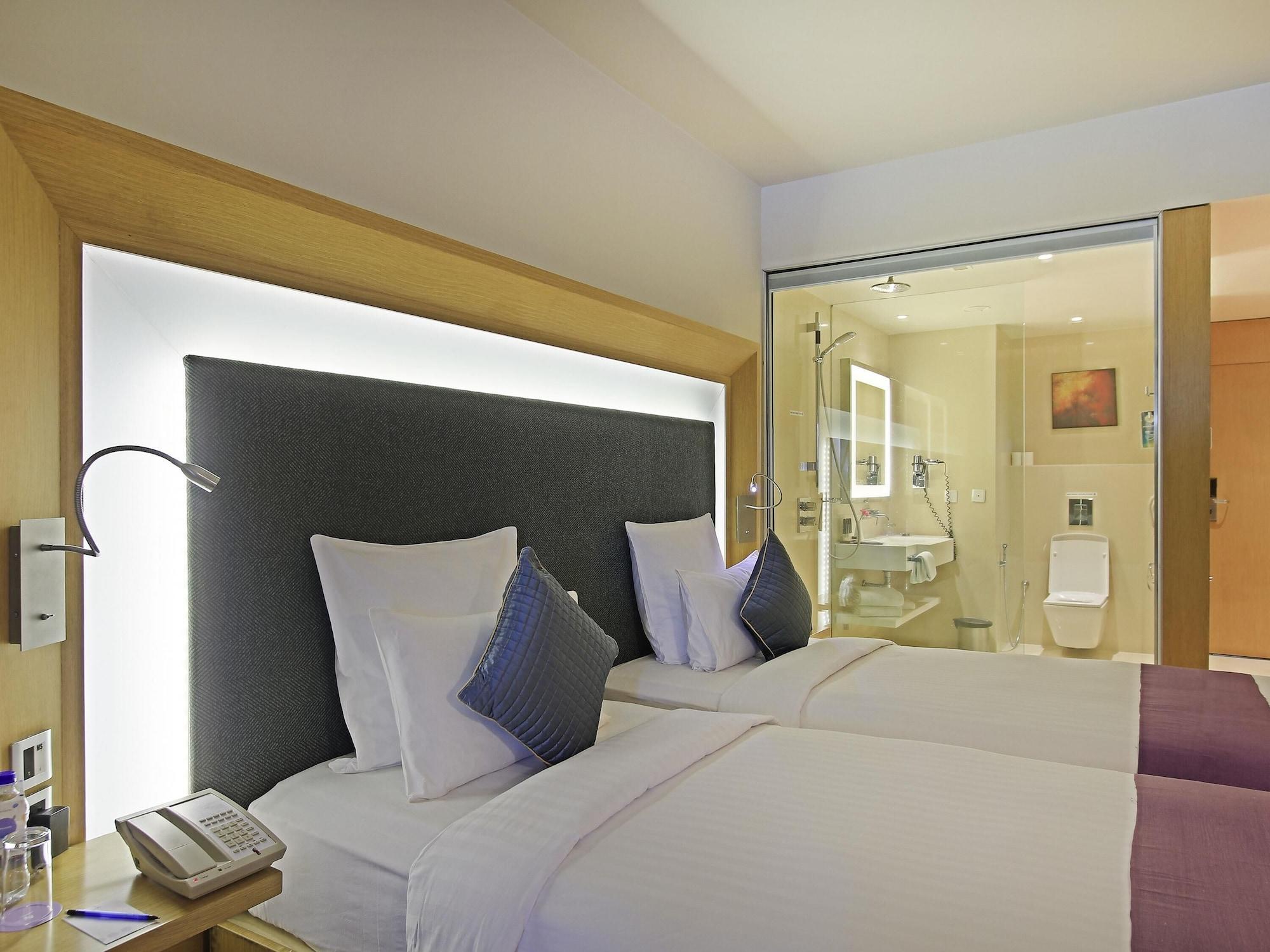 Habitación Novotel Visakhapatnam Varun Beach Hotel