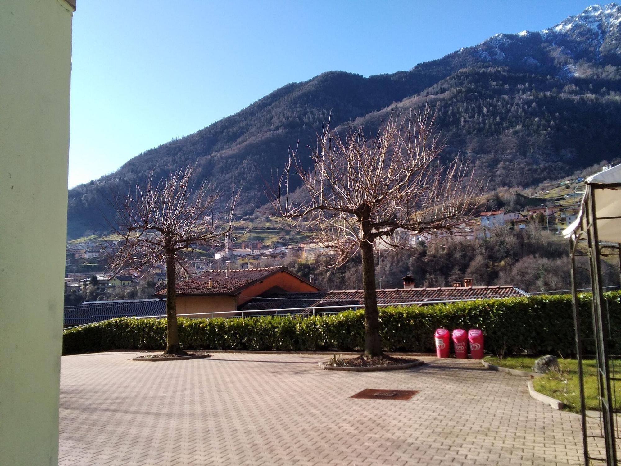 Vista Exterior Ostello Angolo Verde
