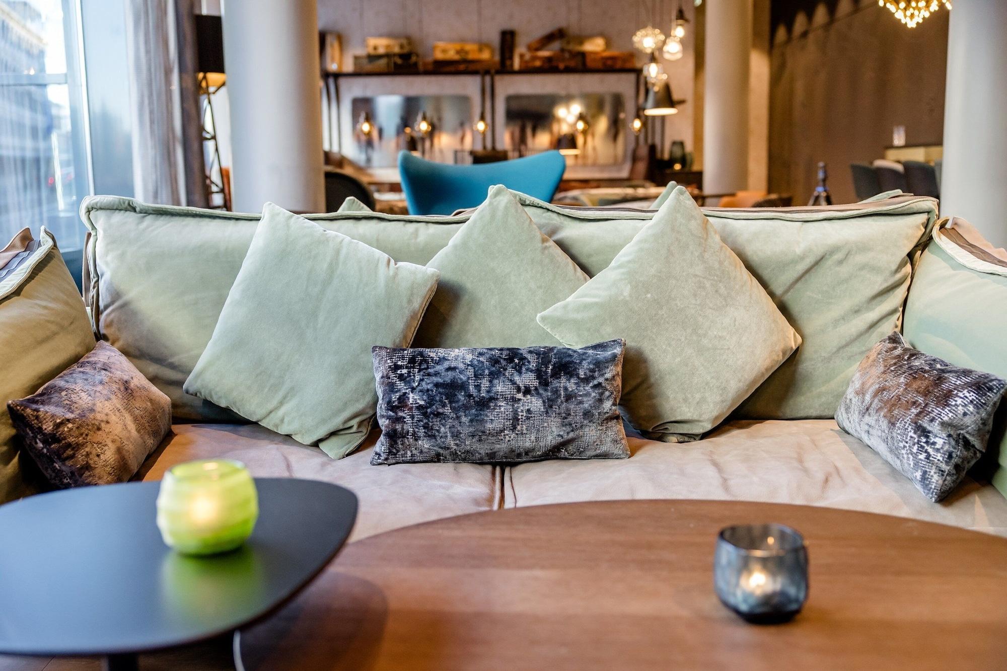 Bar/Salón Motel One Nürnberg - City