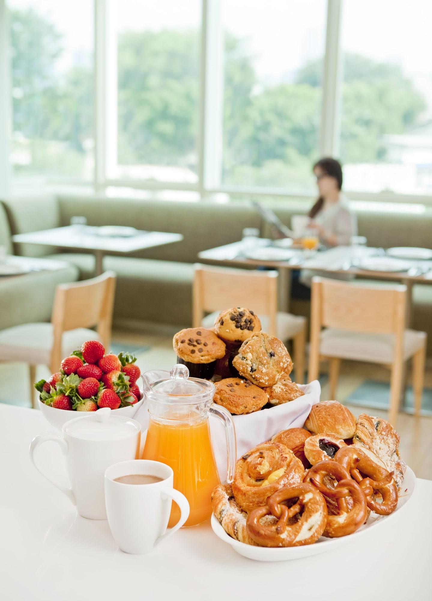 Restaurant Fraser Residence Sudirman Jakarta