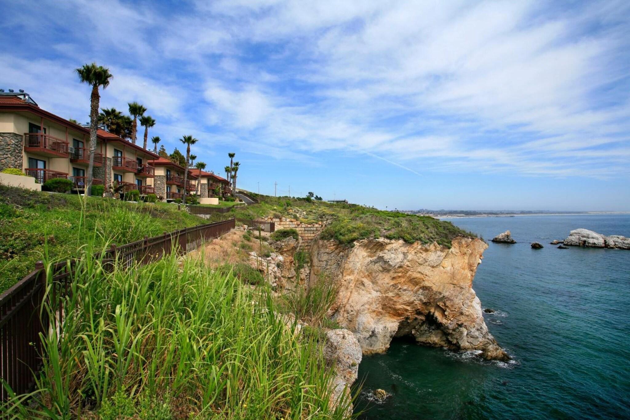 Vista Exterior Inn at the Cove