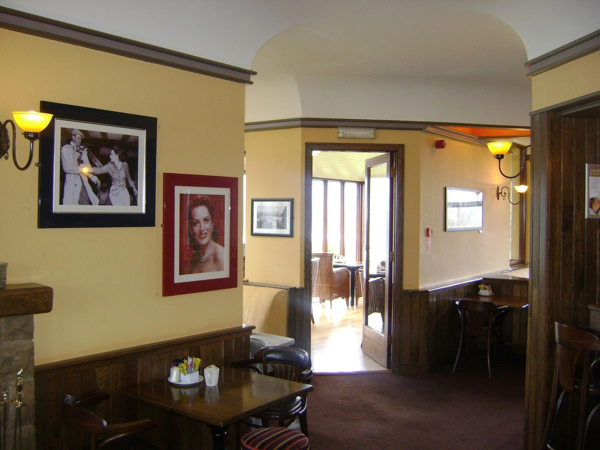 Bar/Salón Lakeside & Leisure Centre