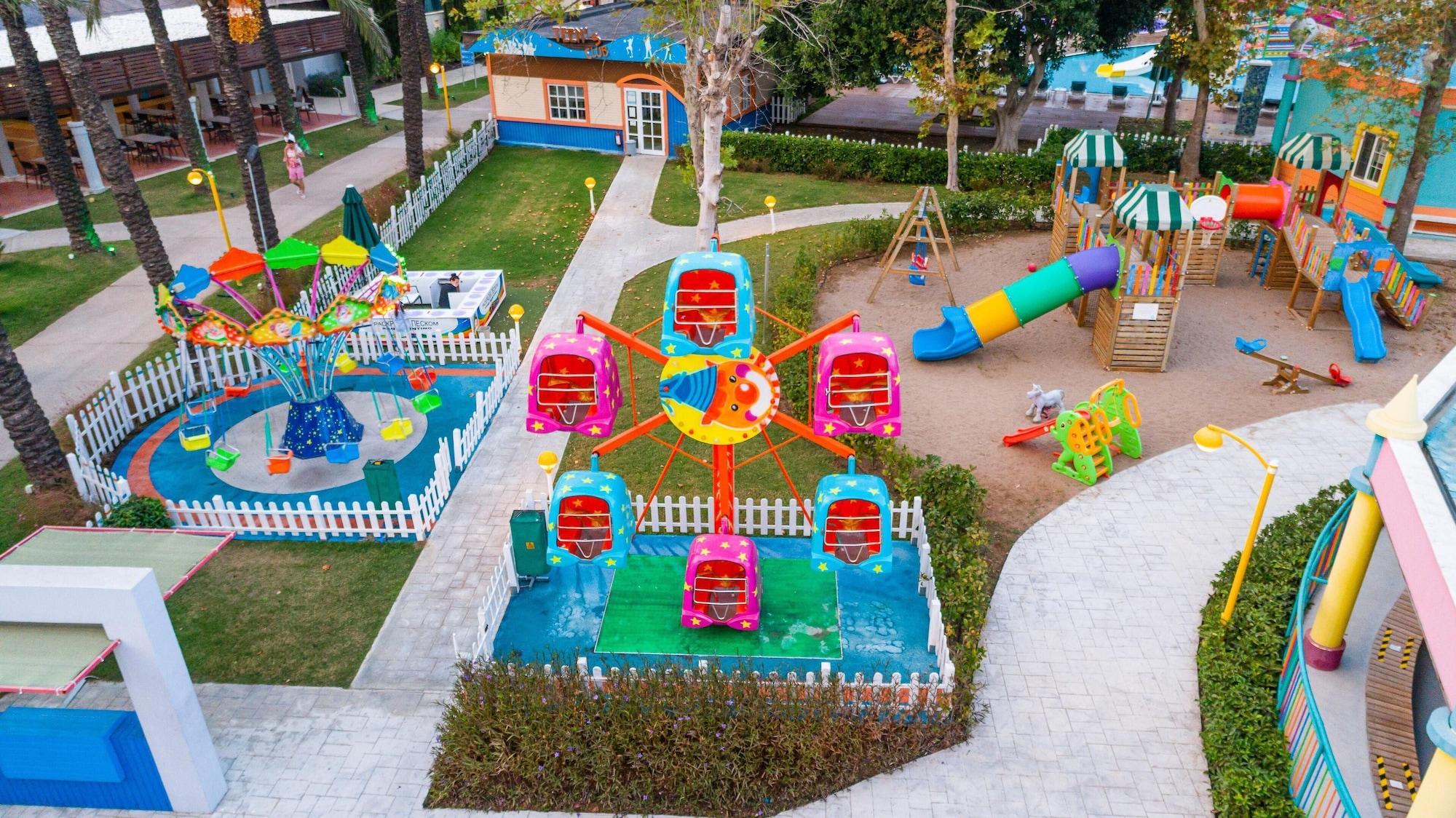 Vista Exterior IC Hotels Green Palace & Villas