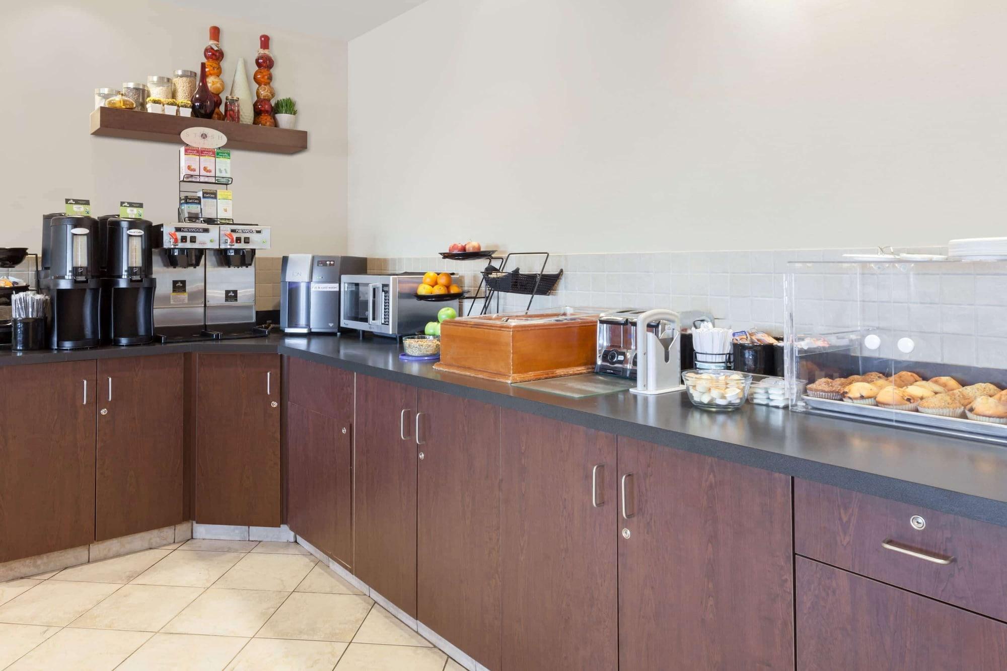 Restaurant Ramada by Wyndham Weyburn