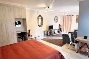 Alojamiento - Waterfall City Guest Lodge - Deluxe King Pool Unit