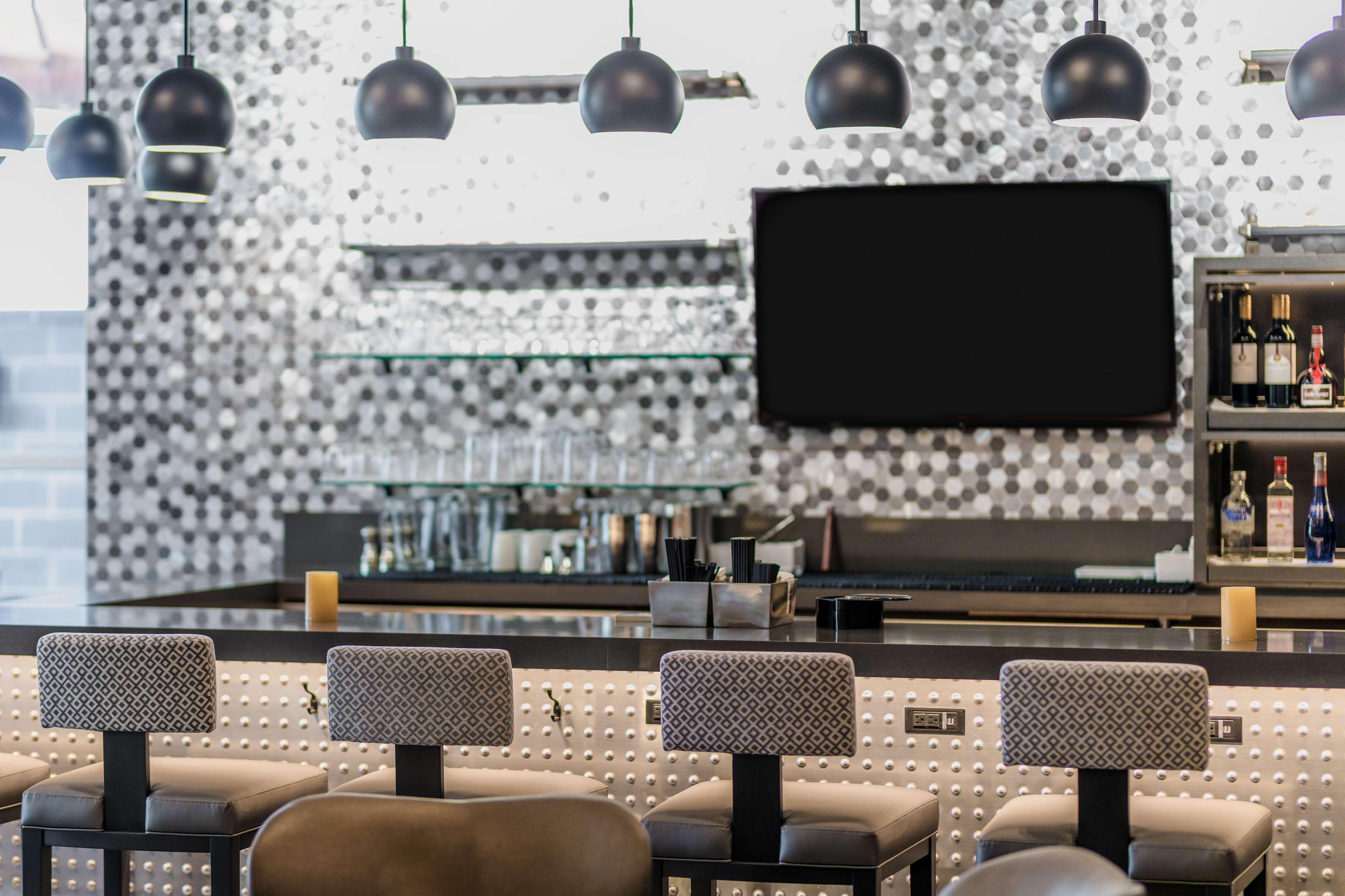 Bar/Salón Hyatt House Winnipeg-South/Outlet Collection