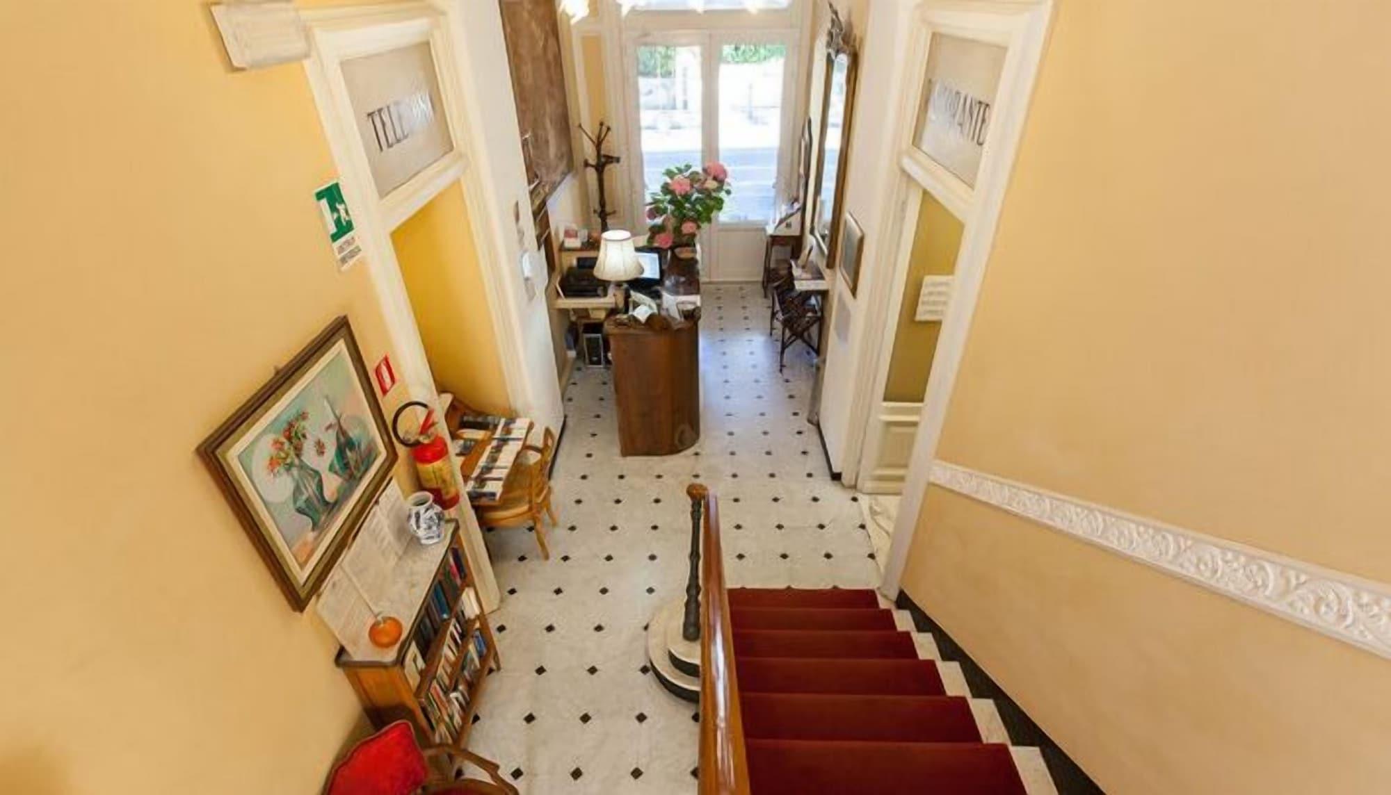 Vista Lobby Hotel Belle Epoque