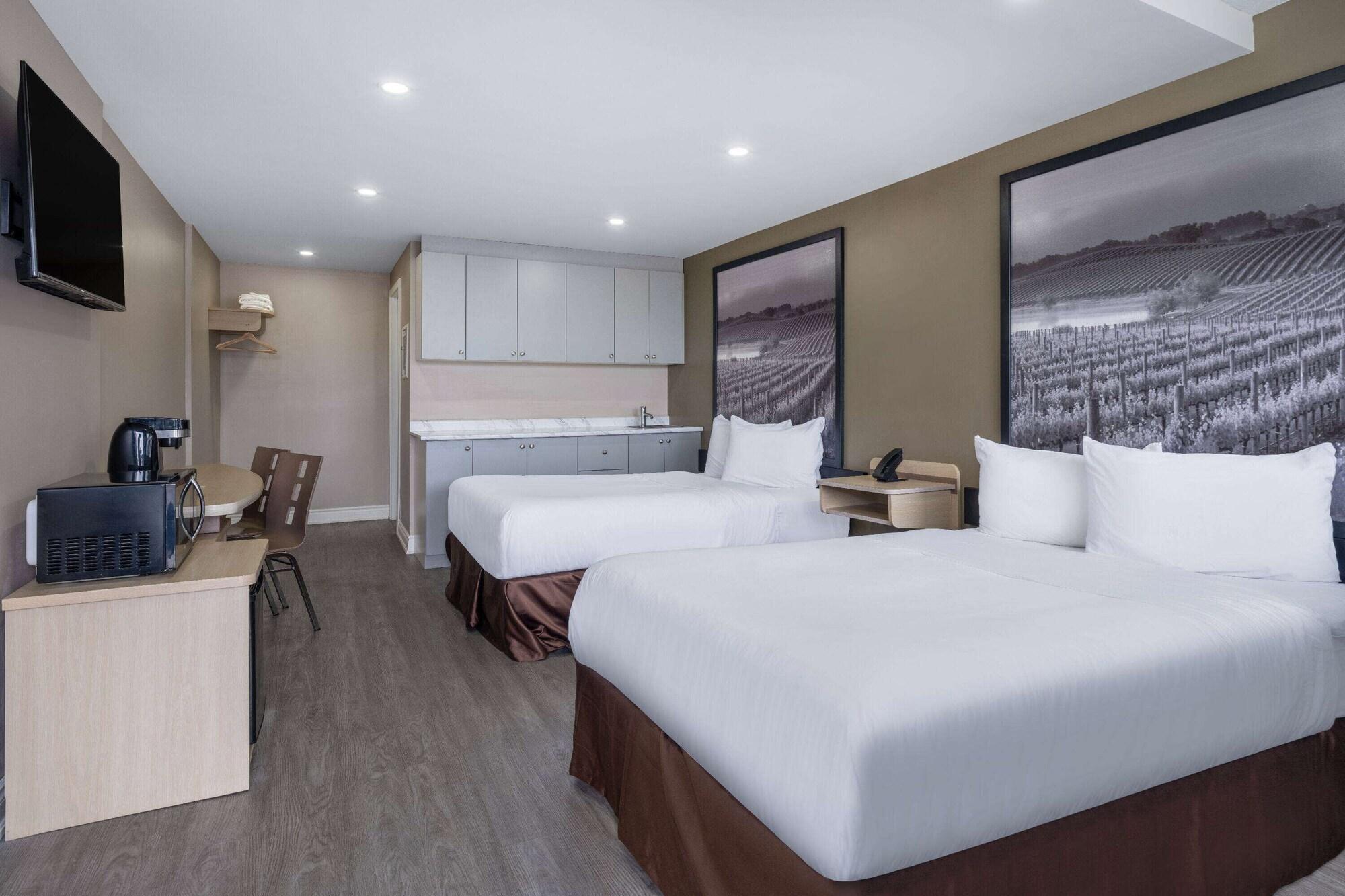 Habitación Super 8 by Wyndham Niagara Falls ON
