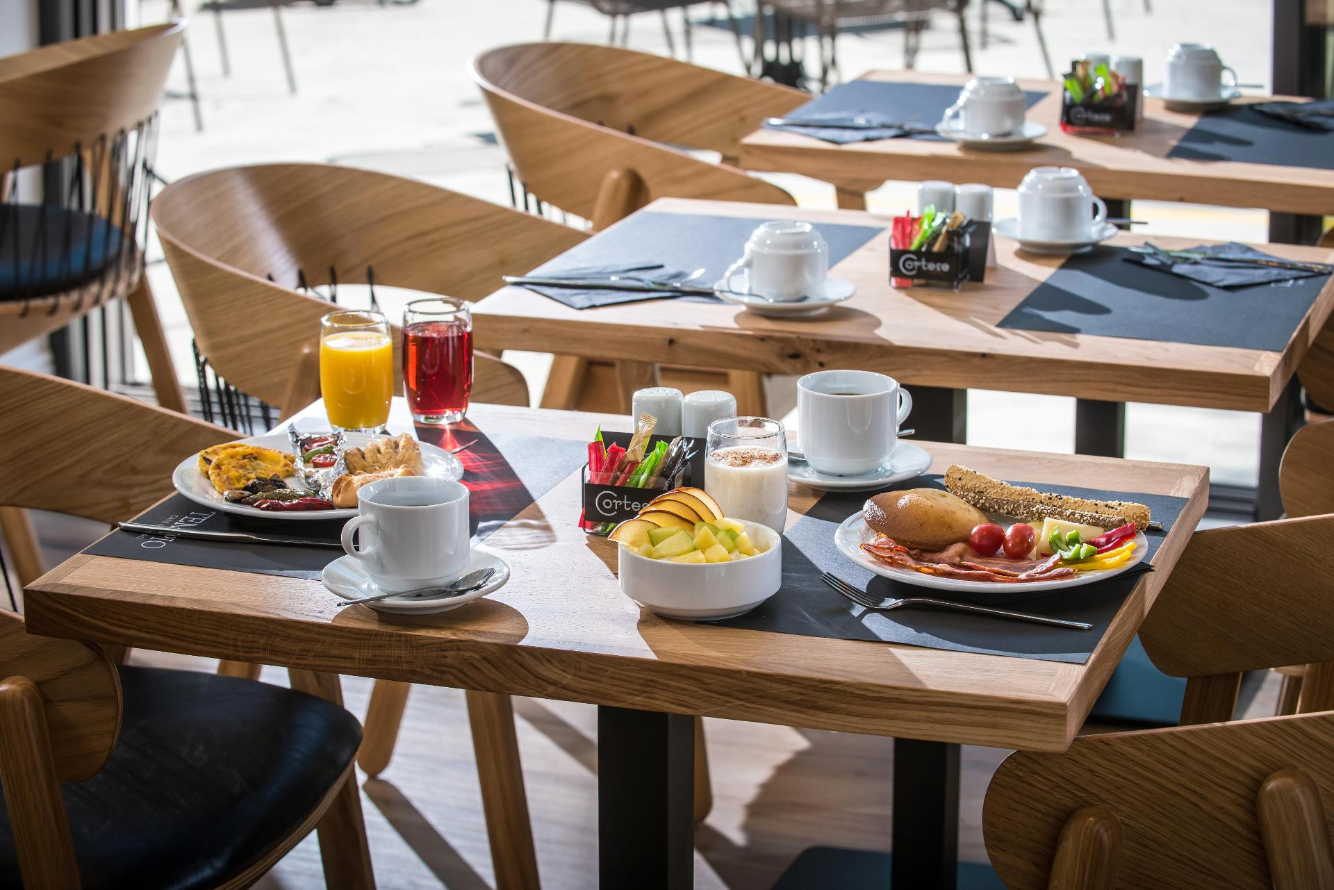 Vista Exterior Metropole Urban Hotel