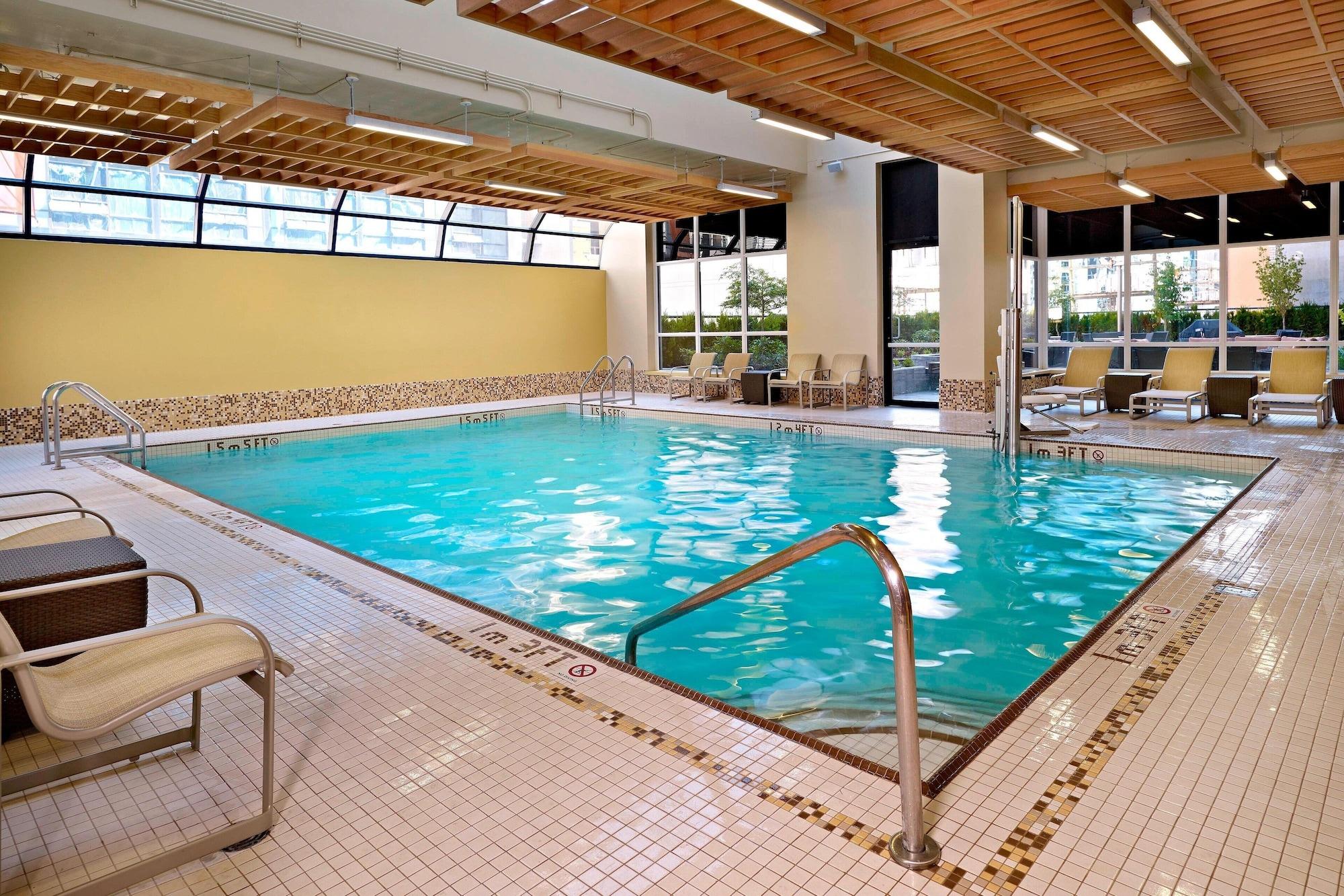 Vista Piscina Residence Inn by Marriott Vancouver Downtown