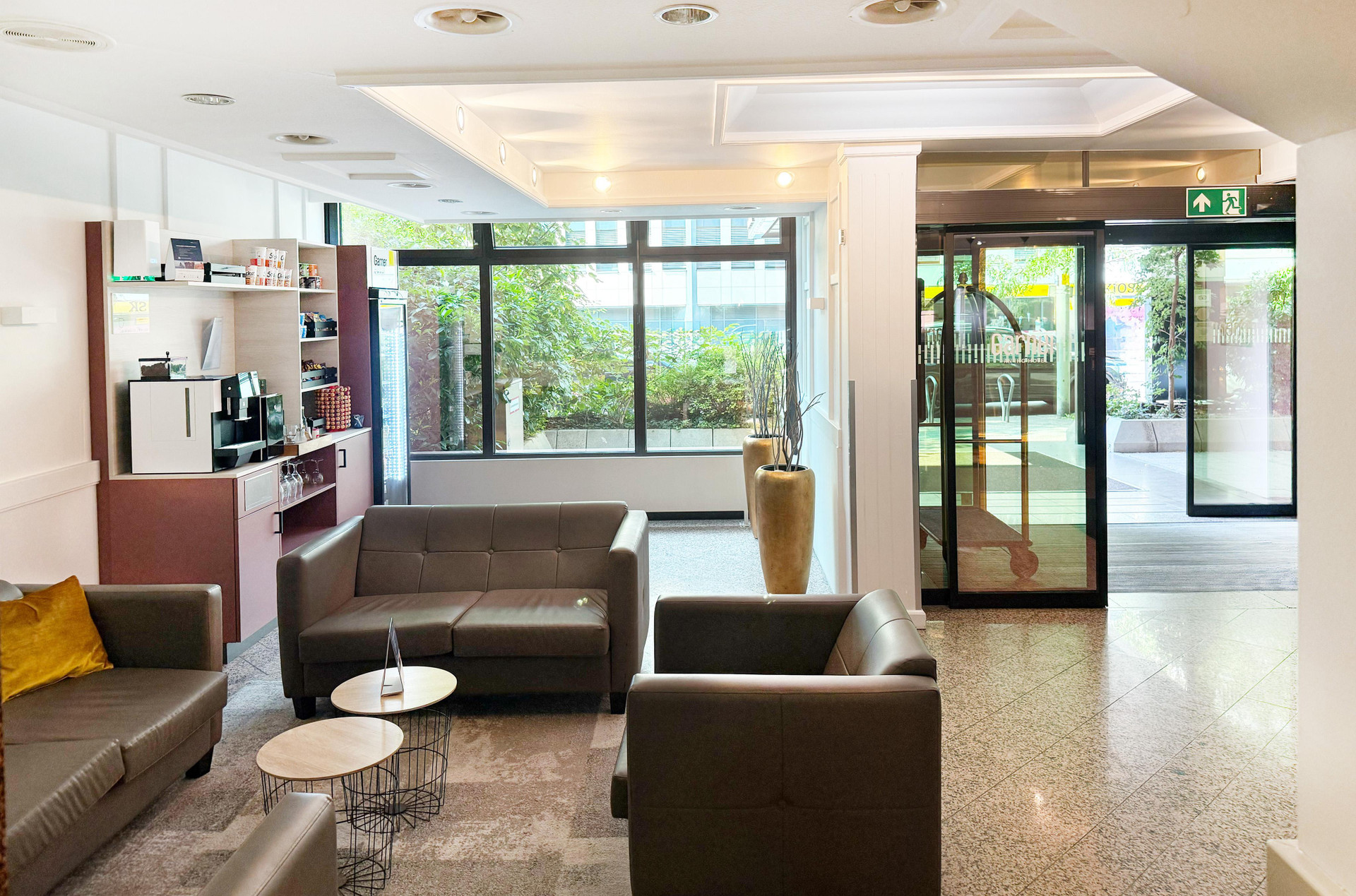 Vista Lobby Garner Hotel Frankfurt Palmengarten by IHG