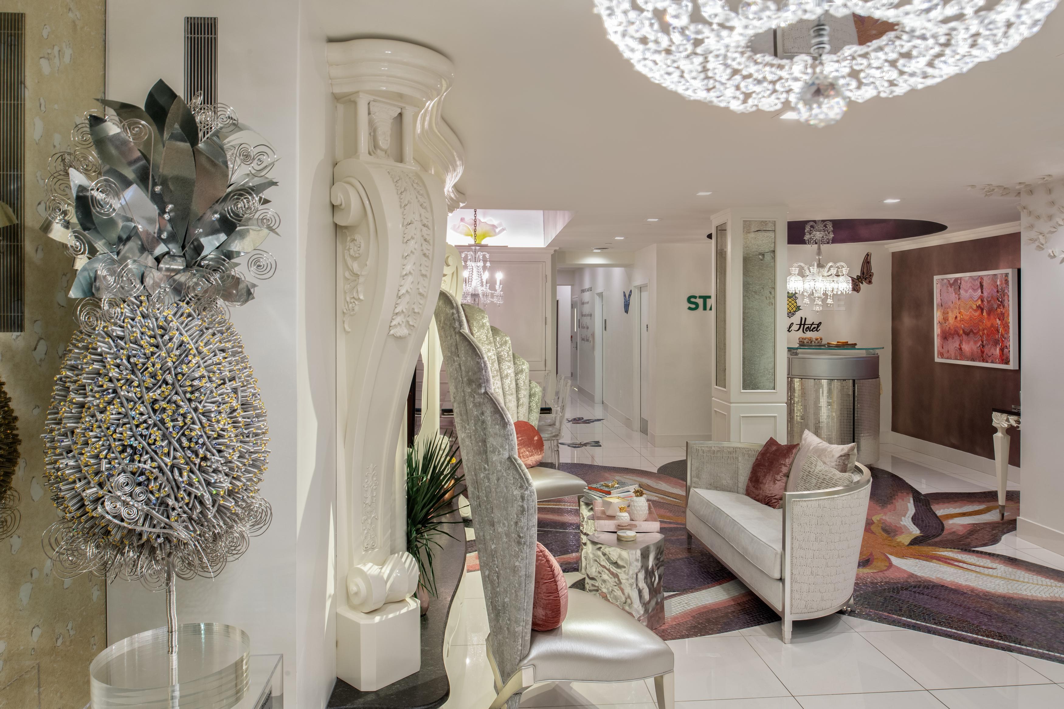 Vista Lobby Staypineapple, An Artful Hotel, Midtown