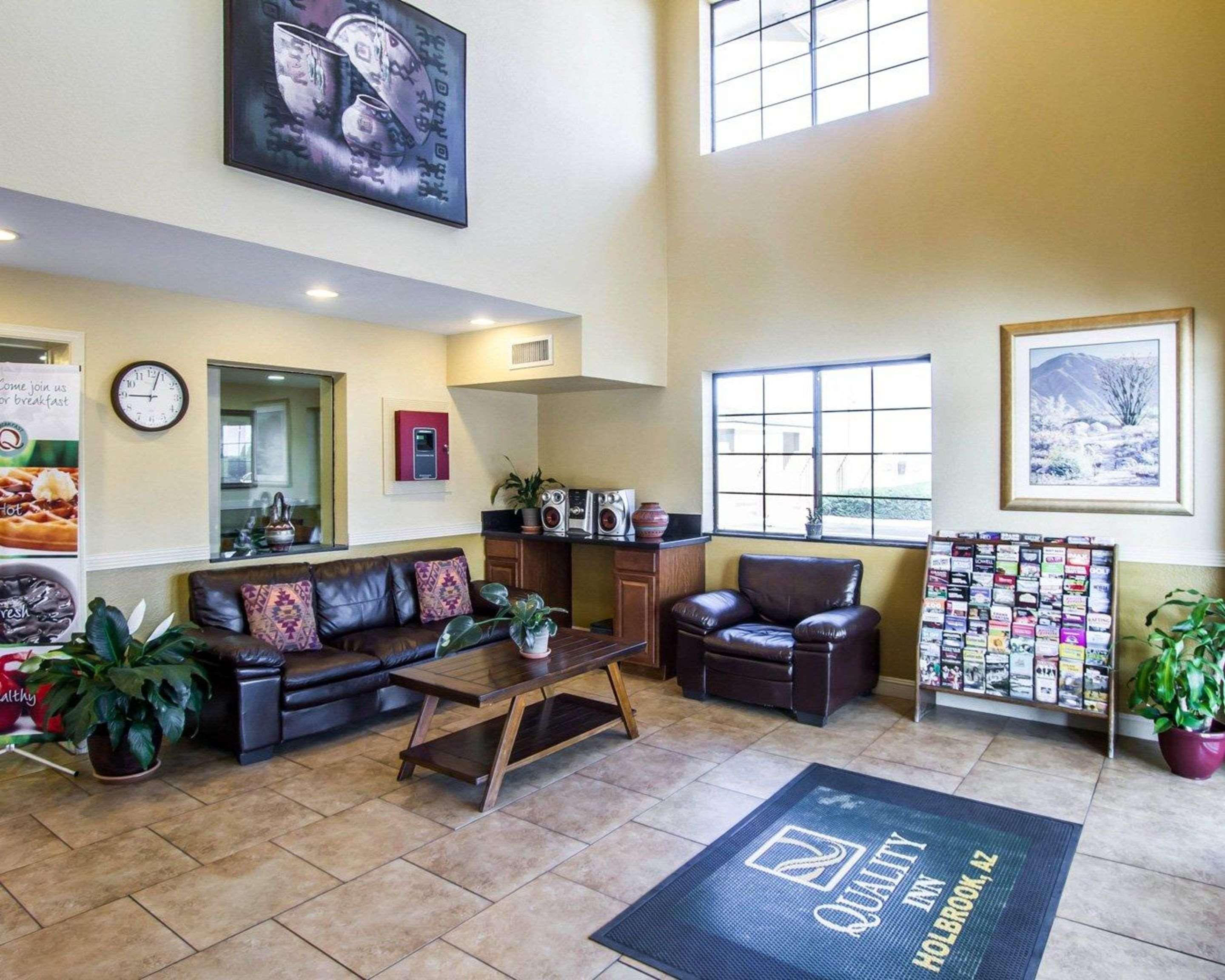 Vista Lobby Quality Inn Holbrook near Petrified Forest