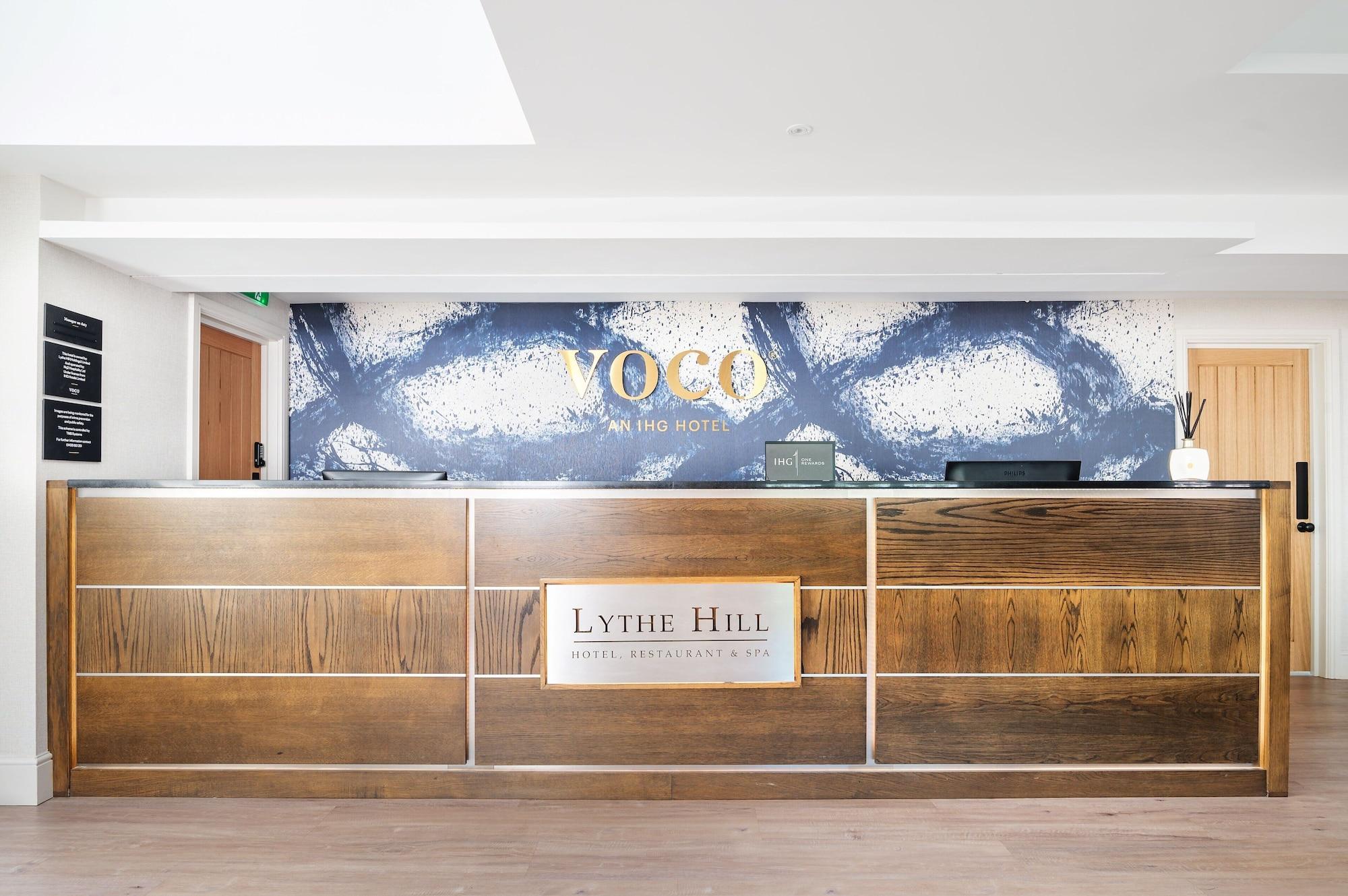 Vista Exterior voco Lythe Hill Hotel & Spa by IHG