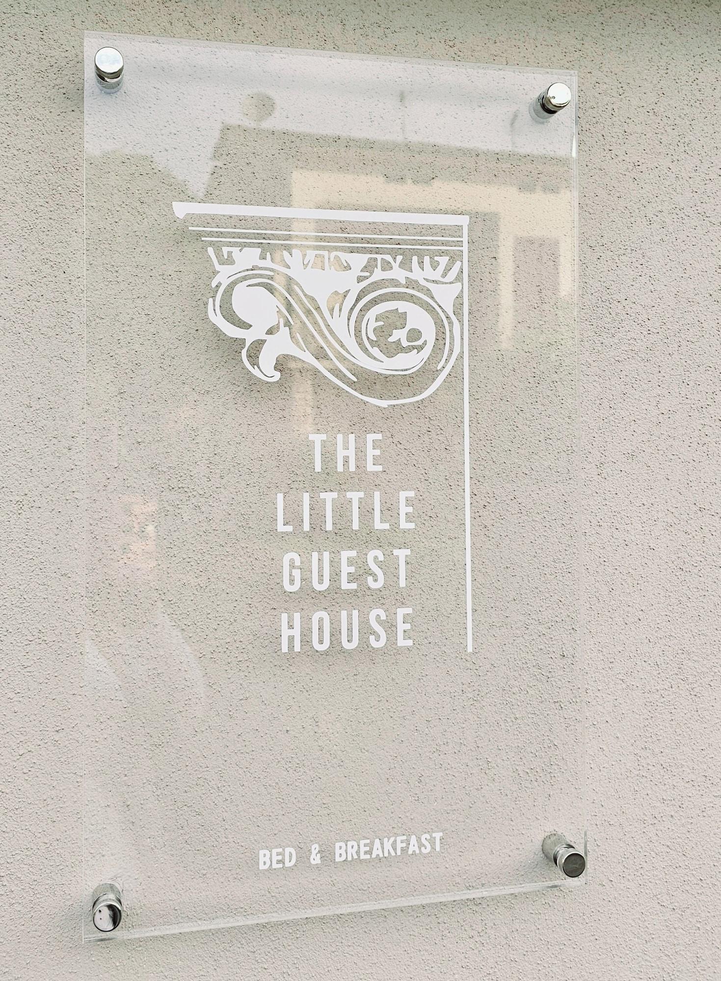 Varios The little guest house