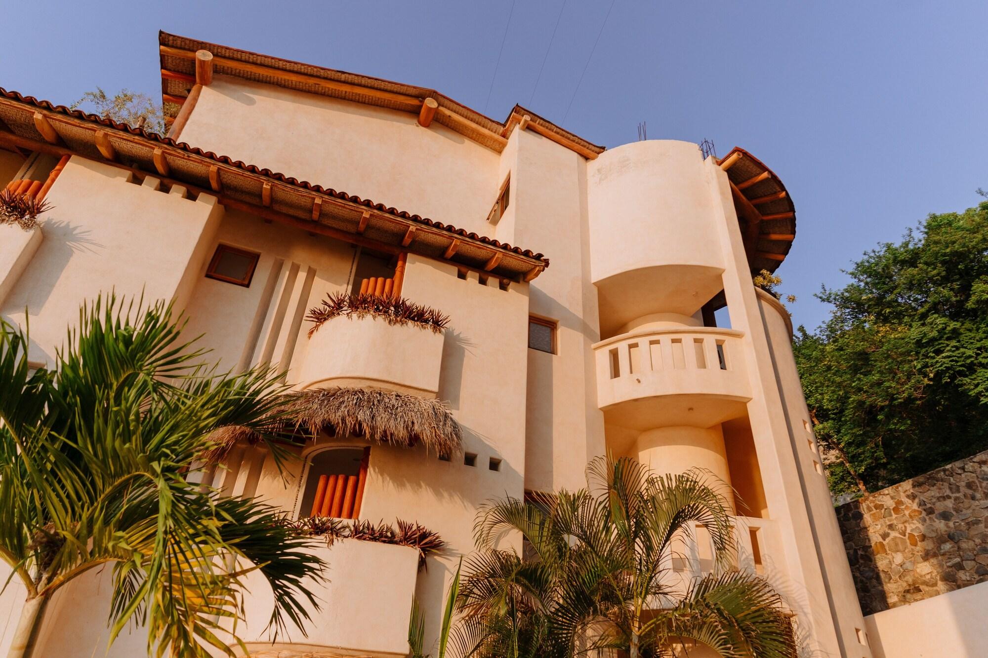 Vista Exterior Pacífica Grand Zihuatanejo