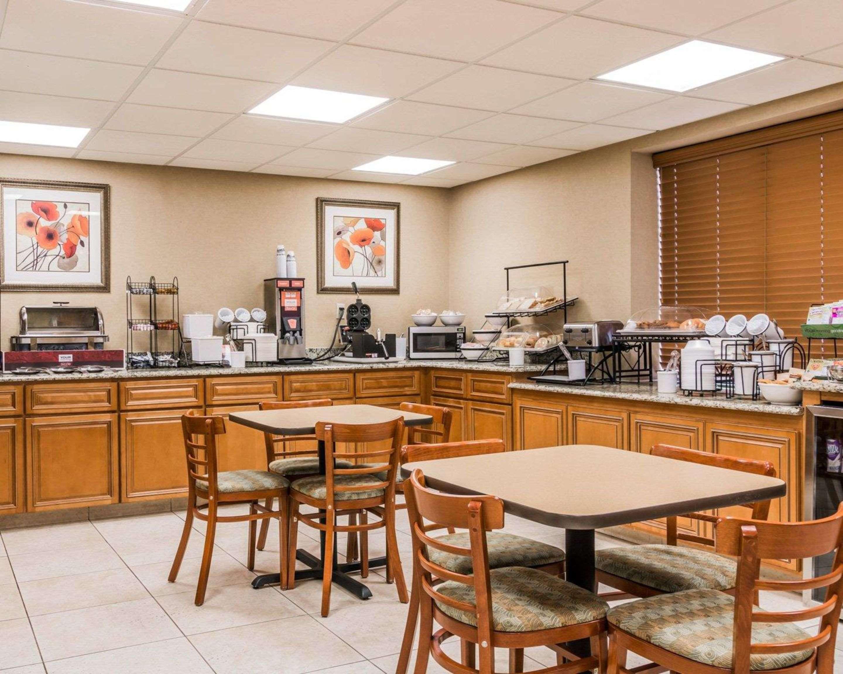 Restaurant Comfort Inn Utica