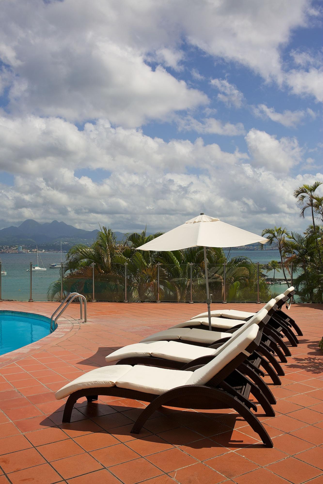 Vista Piscina Hotel Bakoua Les Trois Ilets