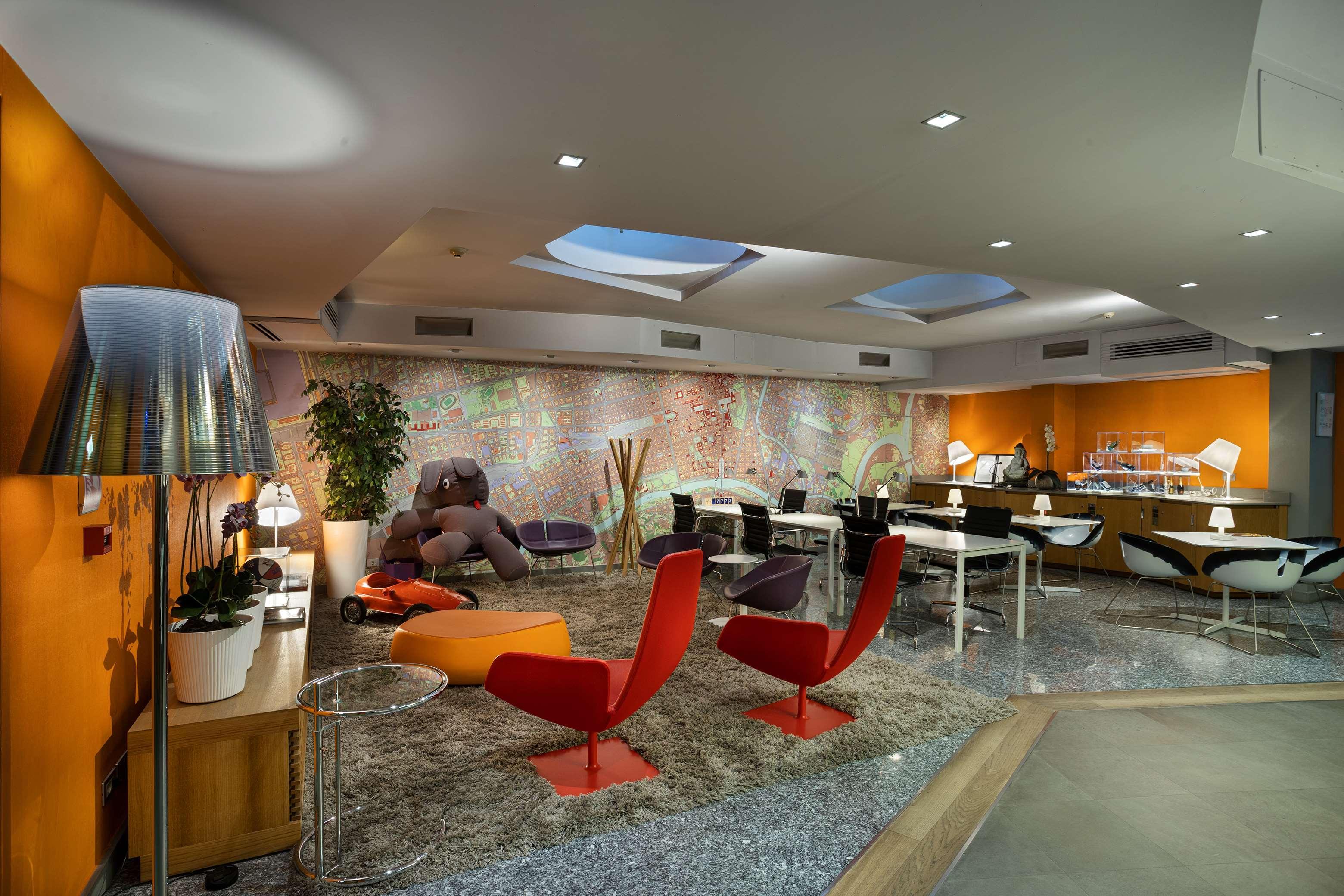 Bar/Salón Best Western Plus Executive Hotel and Suites