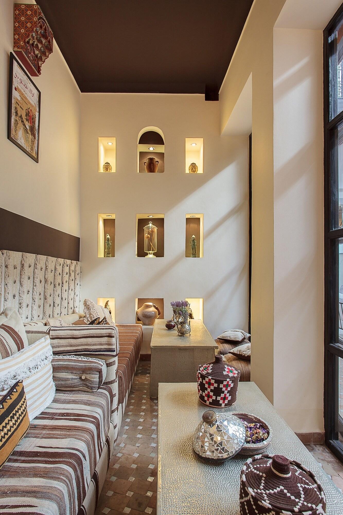 Vista Lobby Dar Charkia