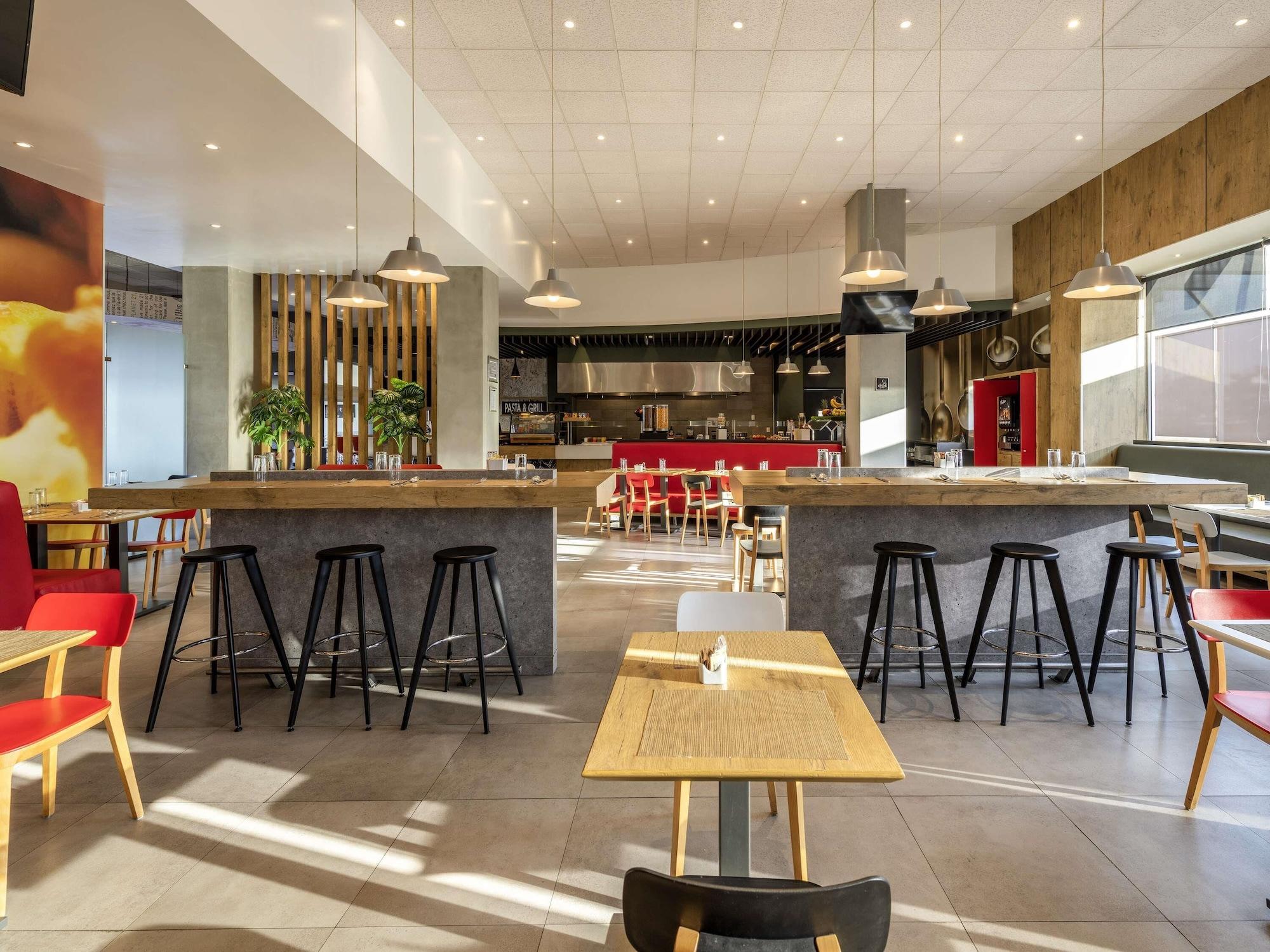 Bar/Salón ibis Queretaro