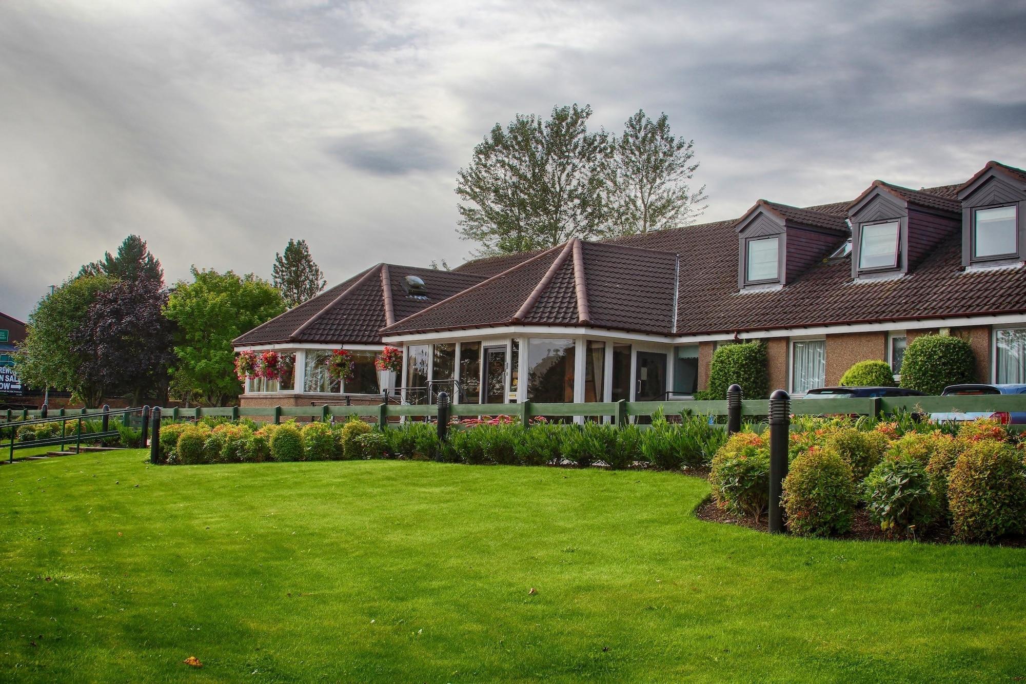 Vista Exterior Strathburn Hotel Inverurie by Compass Hospitality