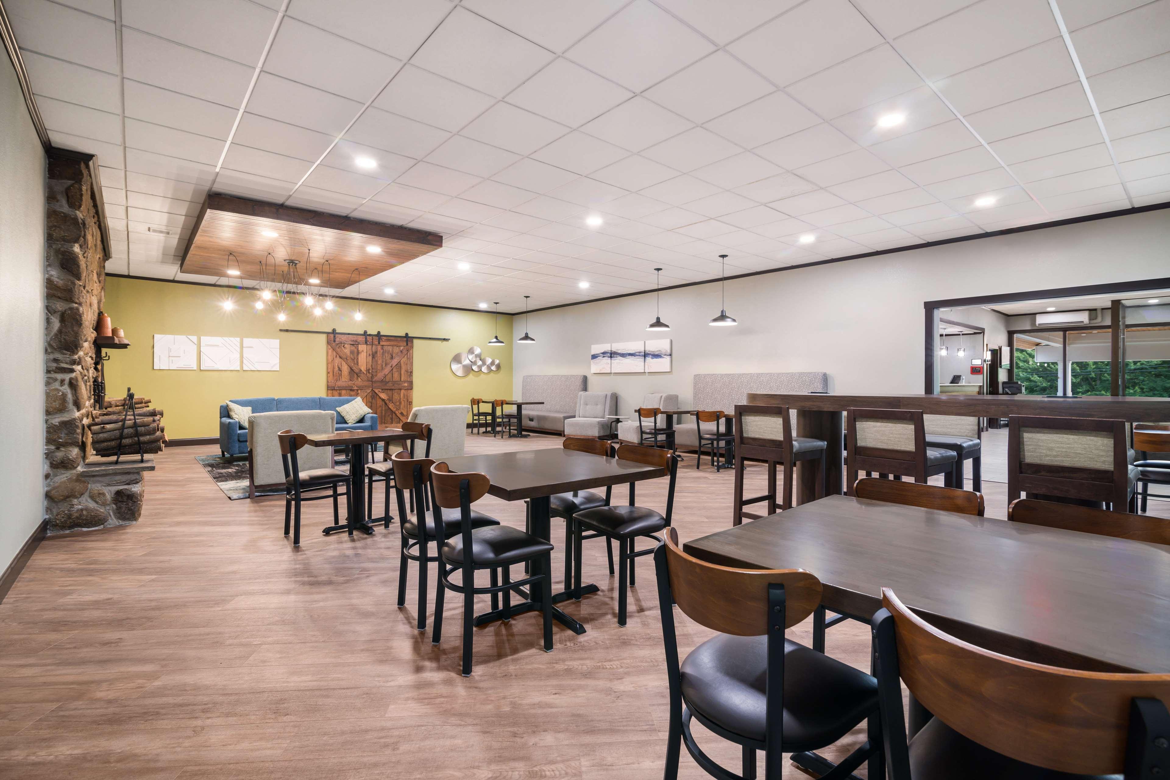 Bar/Salón Best Western Plymouth Inn-White Mountains