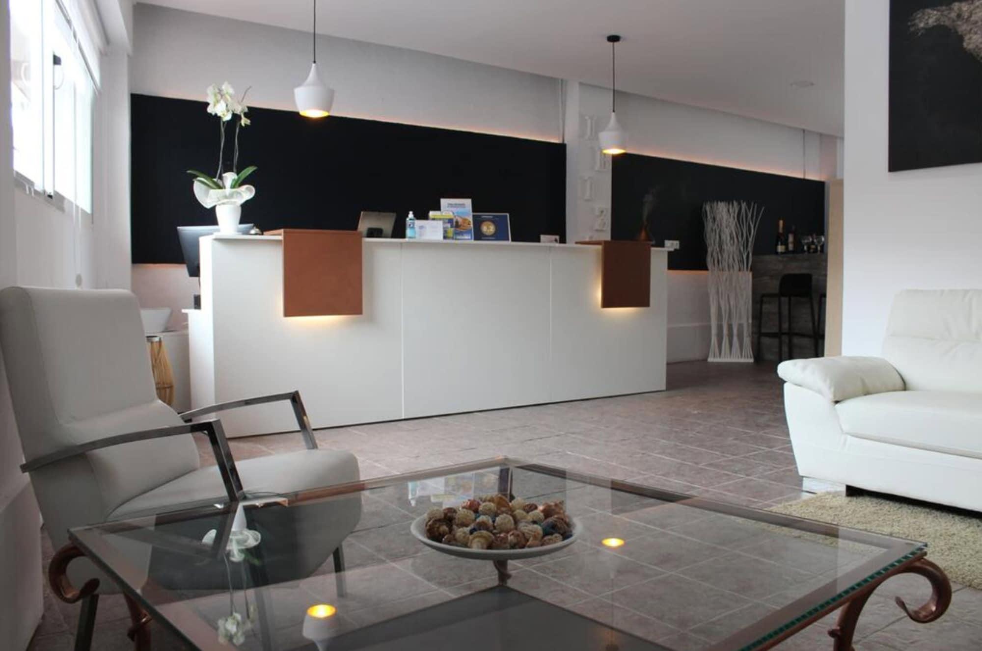 Varios Hostal Baleàric - Adults Only