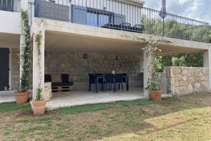Alquiler Temporario - Detached & air-conditioned villa. Swimming pool. Garden with trees. Close to beaches